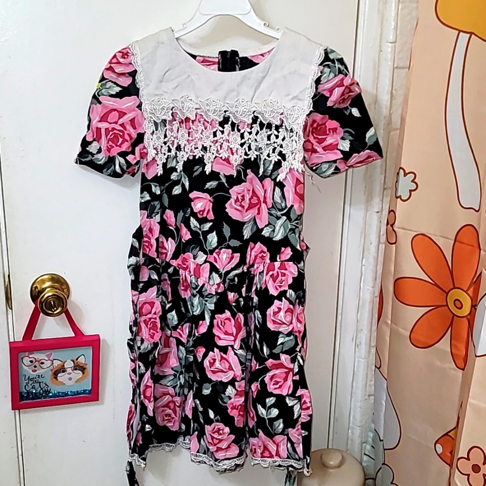 Vintage Dress Girls 8/10 roses lace detail 80's cotton zip up ties at waist